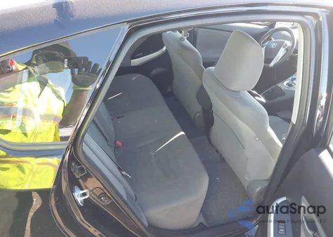 2013 Toyota Prius Three z USA, uszkodzony, nr VIN JTDKN3DU4D5588342